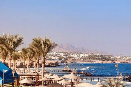 شرم الشيخ – شاطئ البحر الأحمر والمنتجعات السياحية